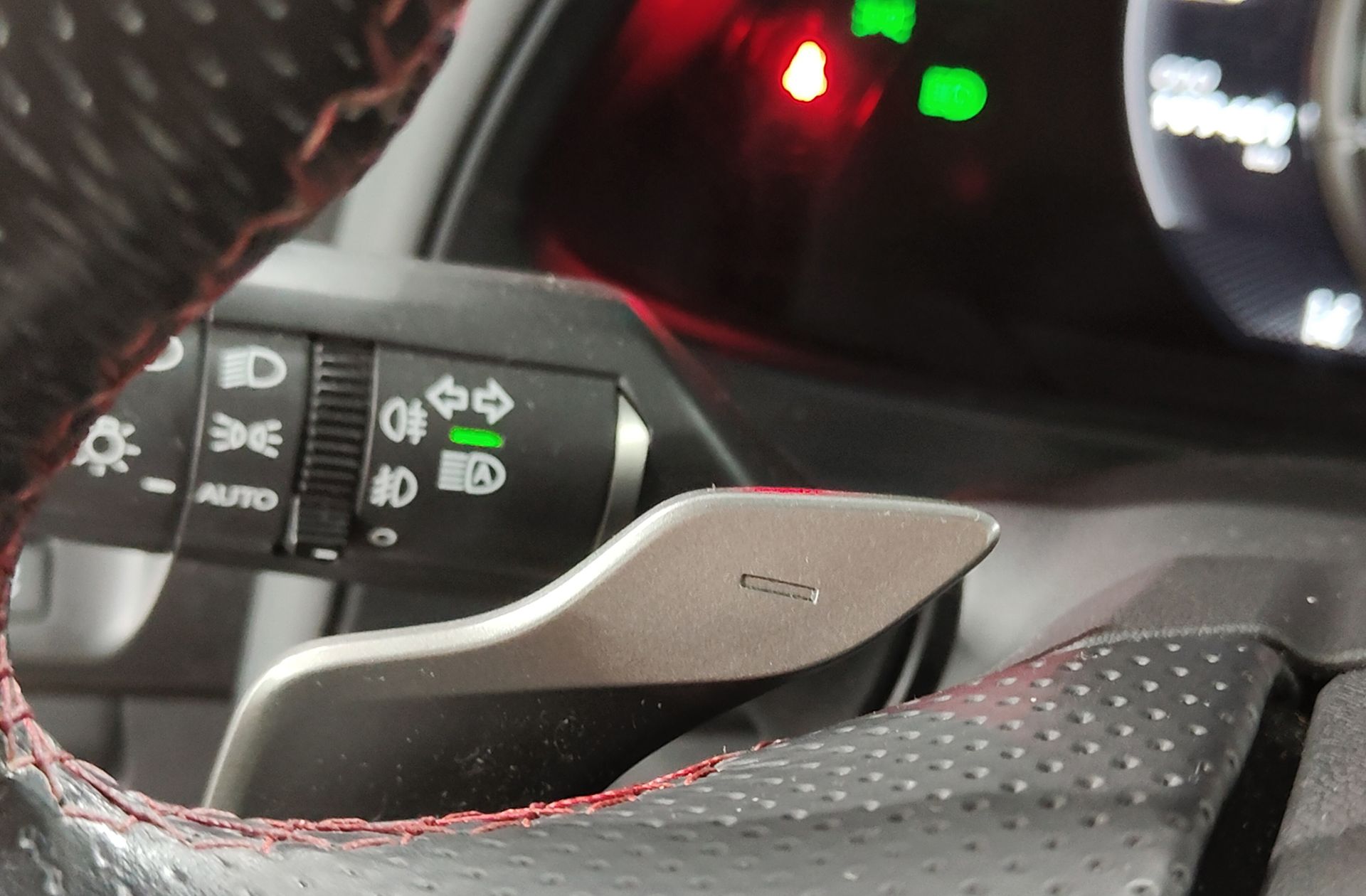 Lexus UX 250h F Sport - foto 35