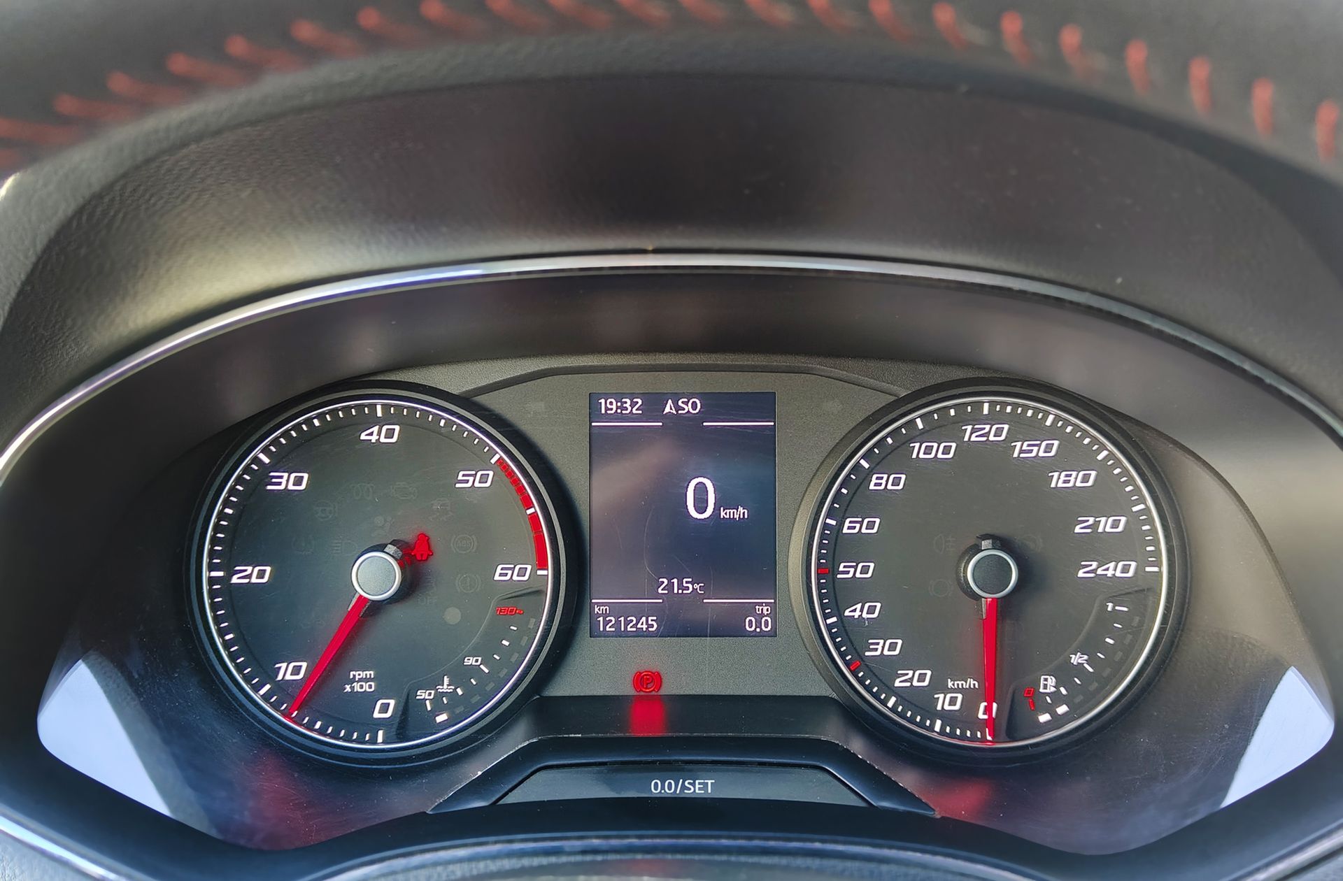 SEAT Arona 1.6 TDI Ecomotive FR - foto 27