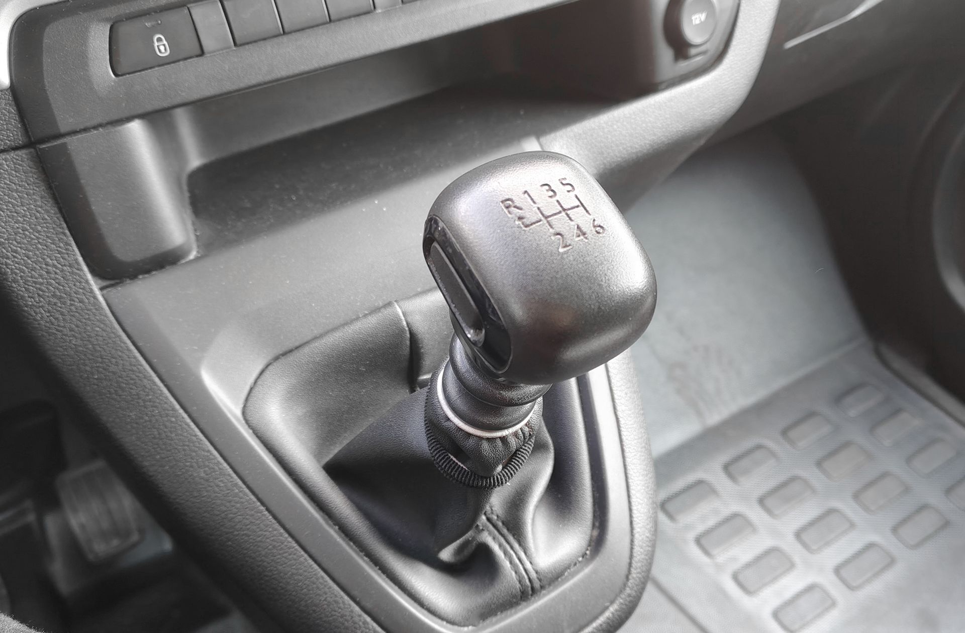 Peugeot Traveller 2.0 BlueHDi Business Long 9 plazas - foto 5