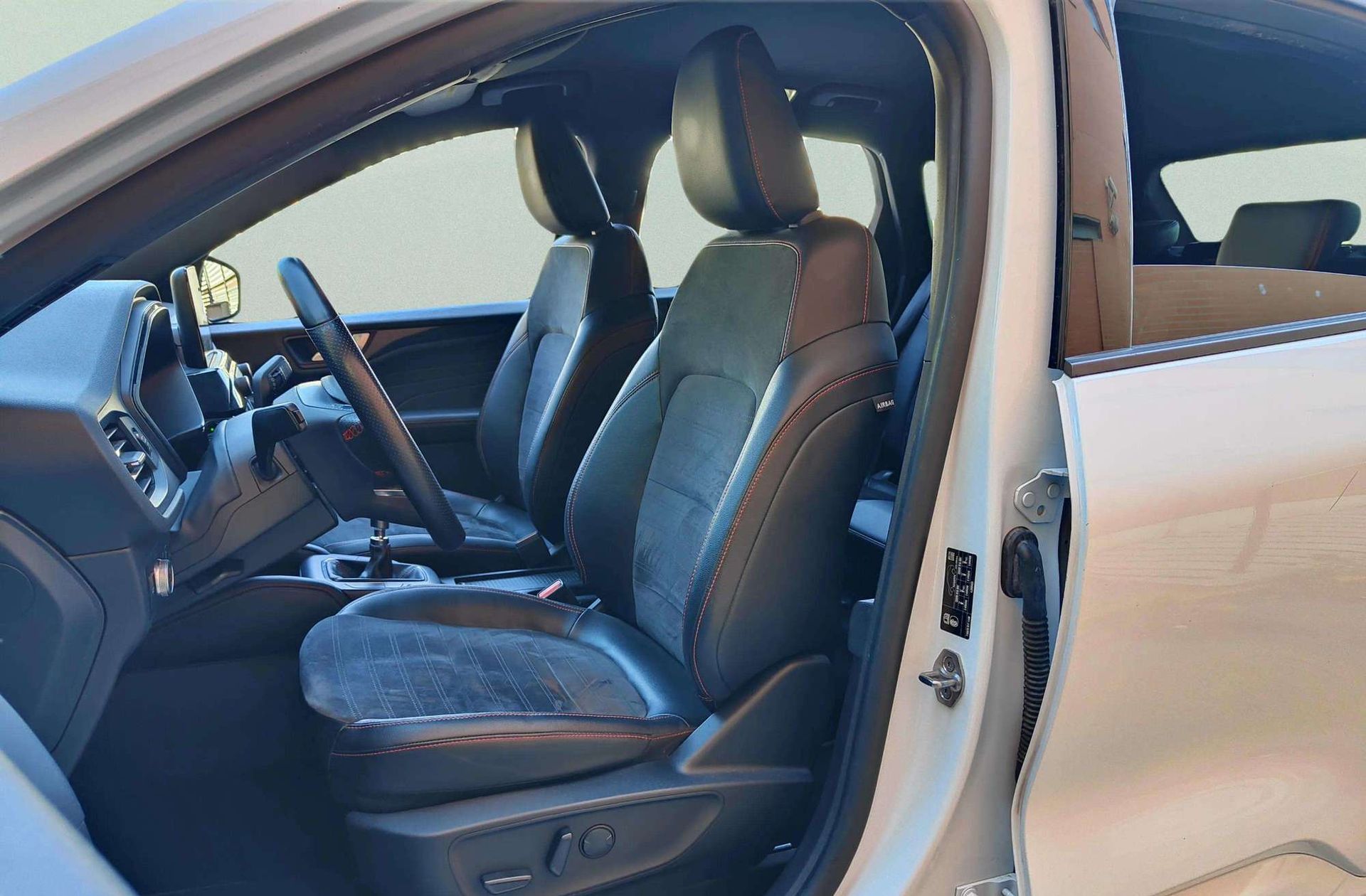Ford Kuga 1.5T EcoBoost ST-Line X 4x2 - foto 15