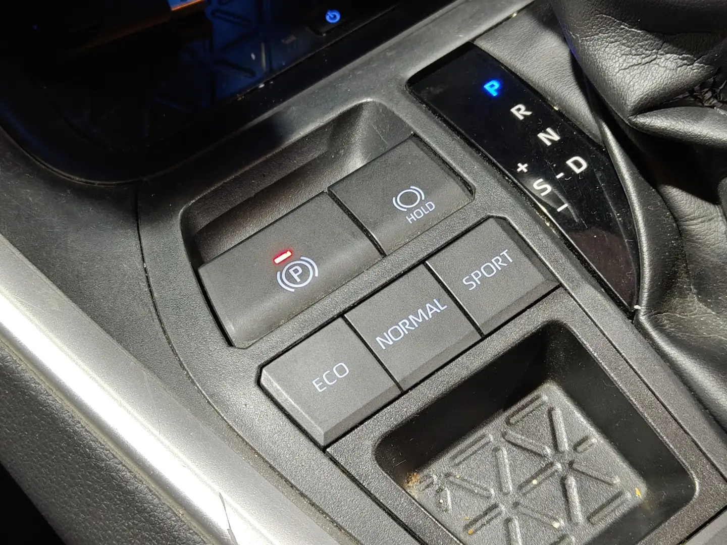 Foto Toyota Rav4 Toyota Rav4 2.5l hybrid Luxury (218 CV)