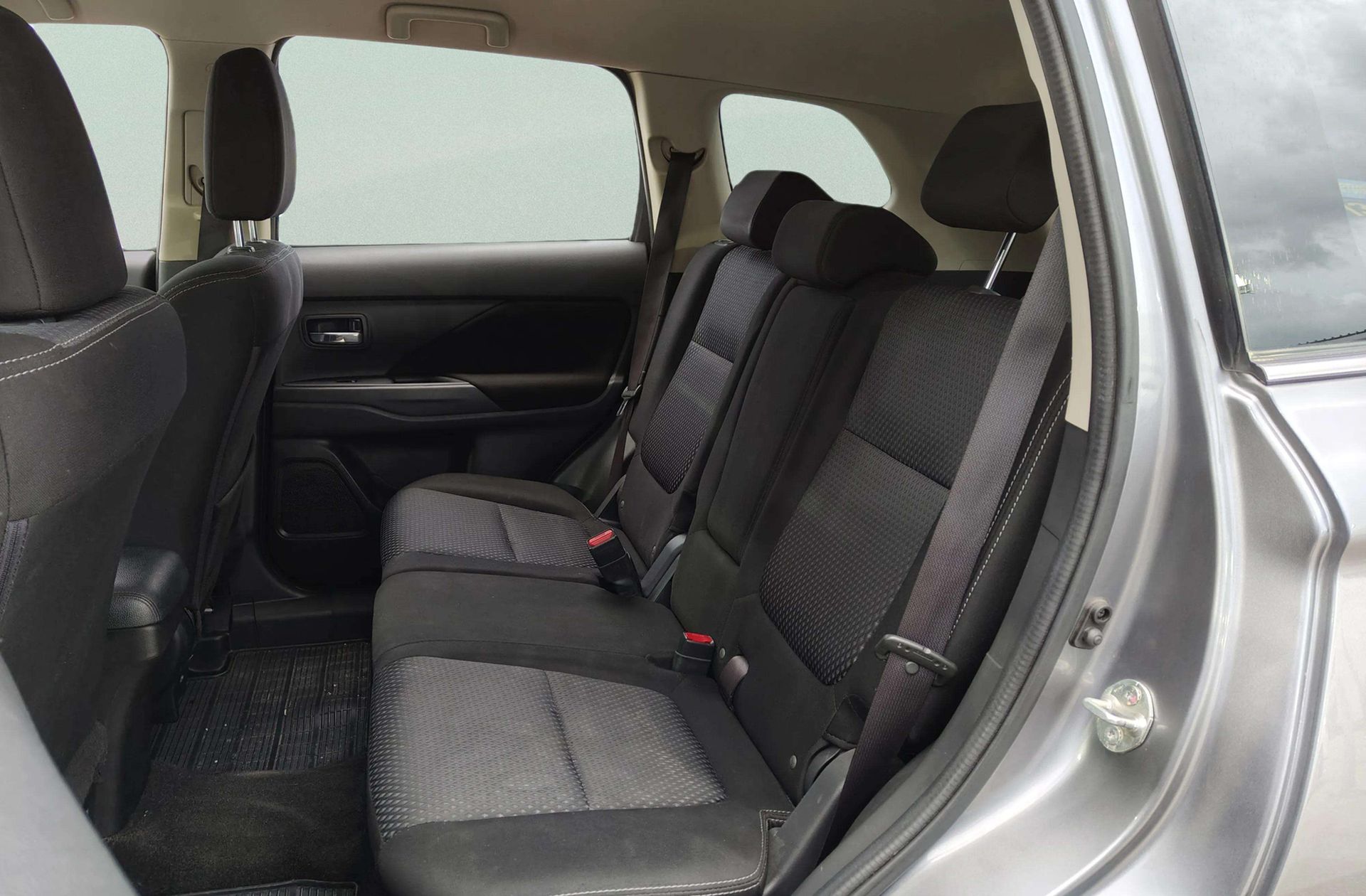 Mitsubishi Outlander 220 DI-D Motion 2WD - foto 10