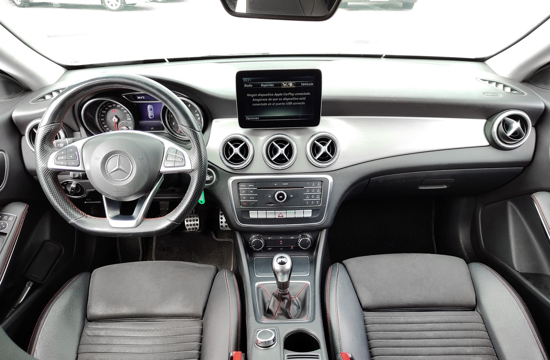 Mercedes-Benz CLA 180 Pack AMG - foto 6