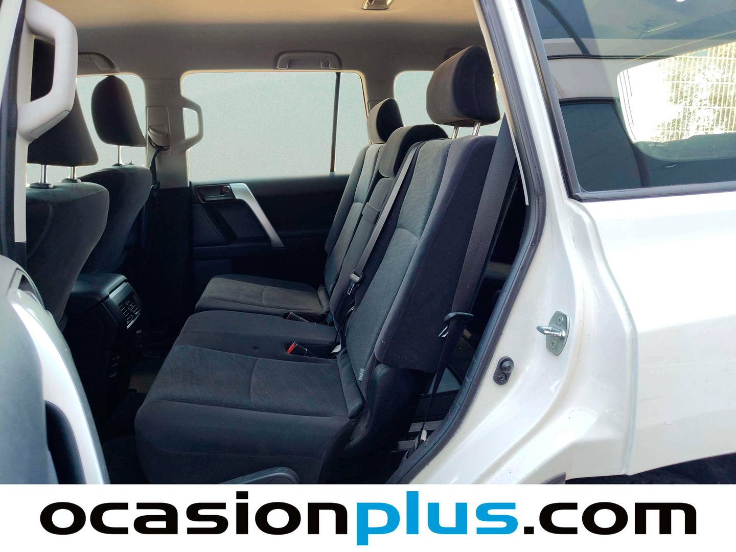 Foto asientos traseros Toyota Land Cruiser Toyota Land Cruiser 2.8 D-4D GX (177 CV)