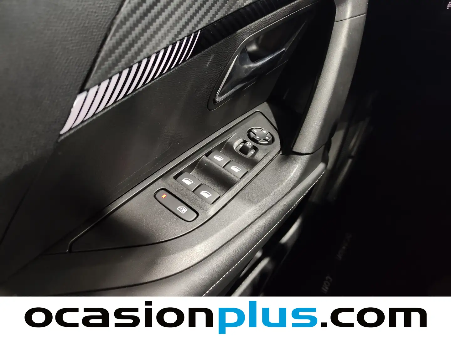 Foto Peugeot 2008 Peugeot 2008 Allure Hybrid eDCS6  (136 CV)