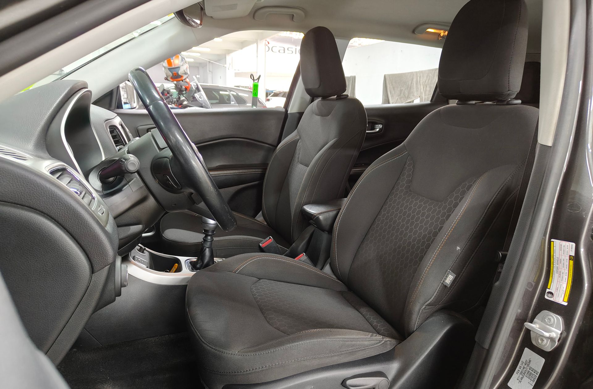Jeep Compass 1.6 MultiJet Longitude 4x2 - foto 9
