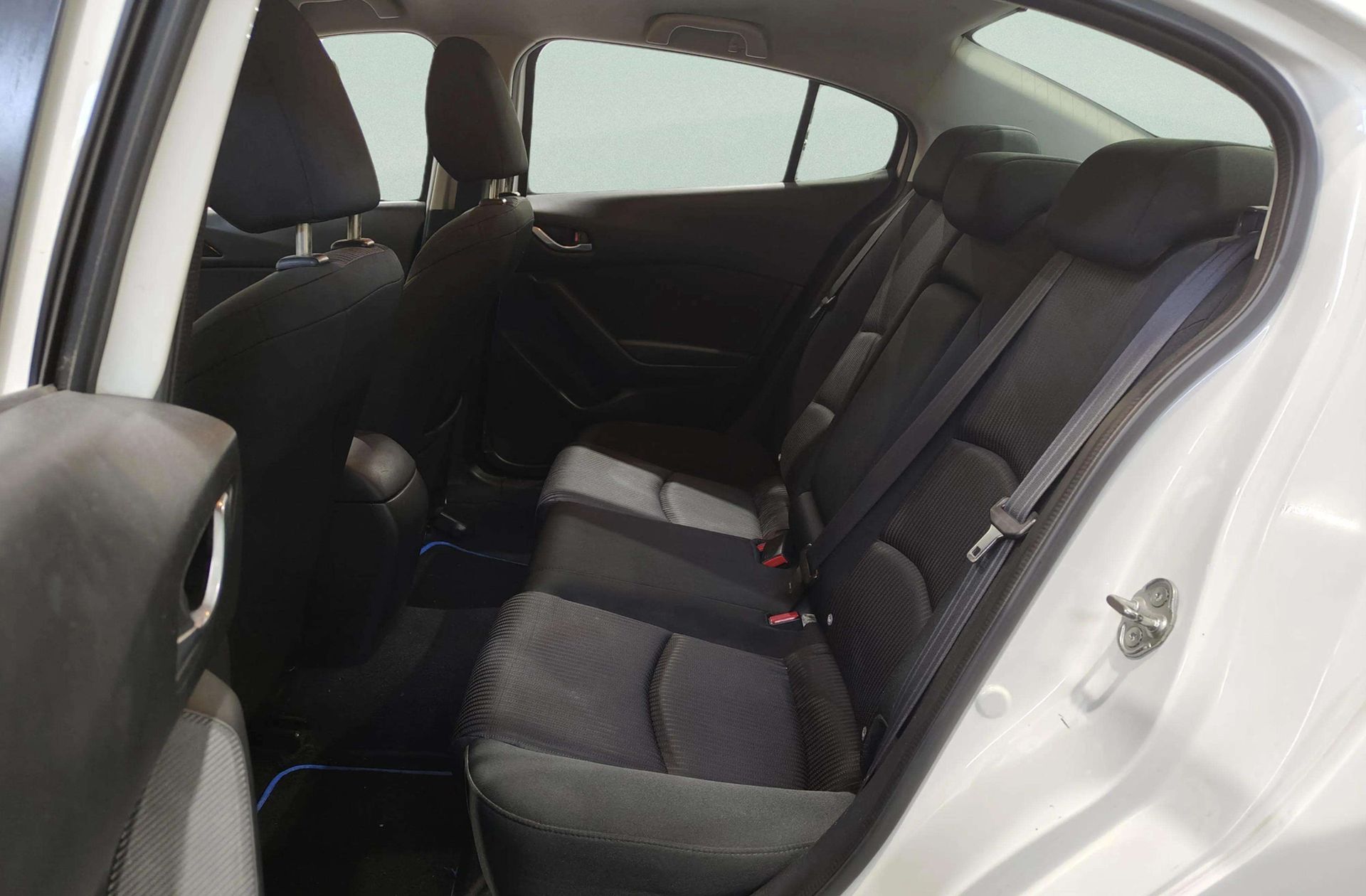 Mazda Mazda3 2.2 DE Sedan Luxury - foto 13