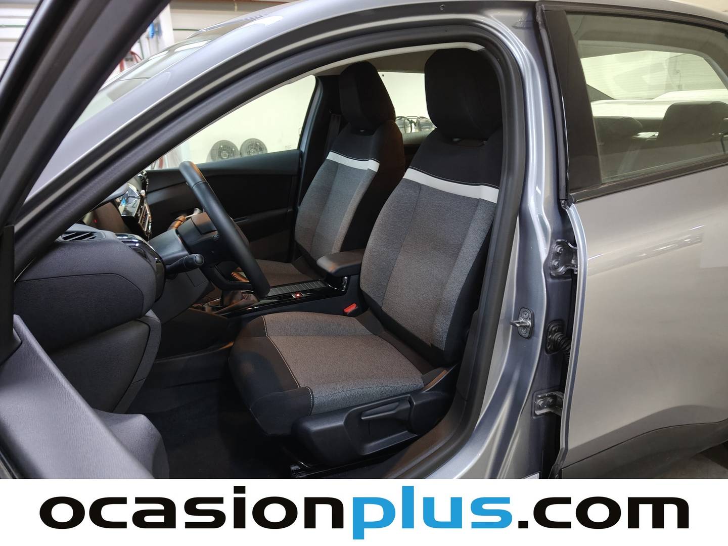 Foto Citroën C4 X Citroen C4 X PureTech 100 S&S 6v You (102 CV)