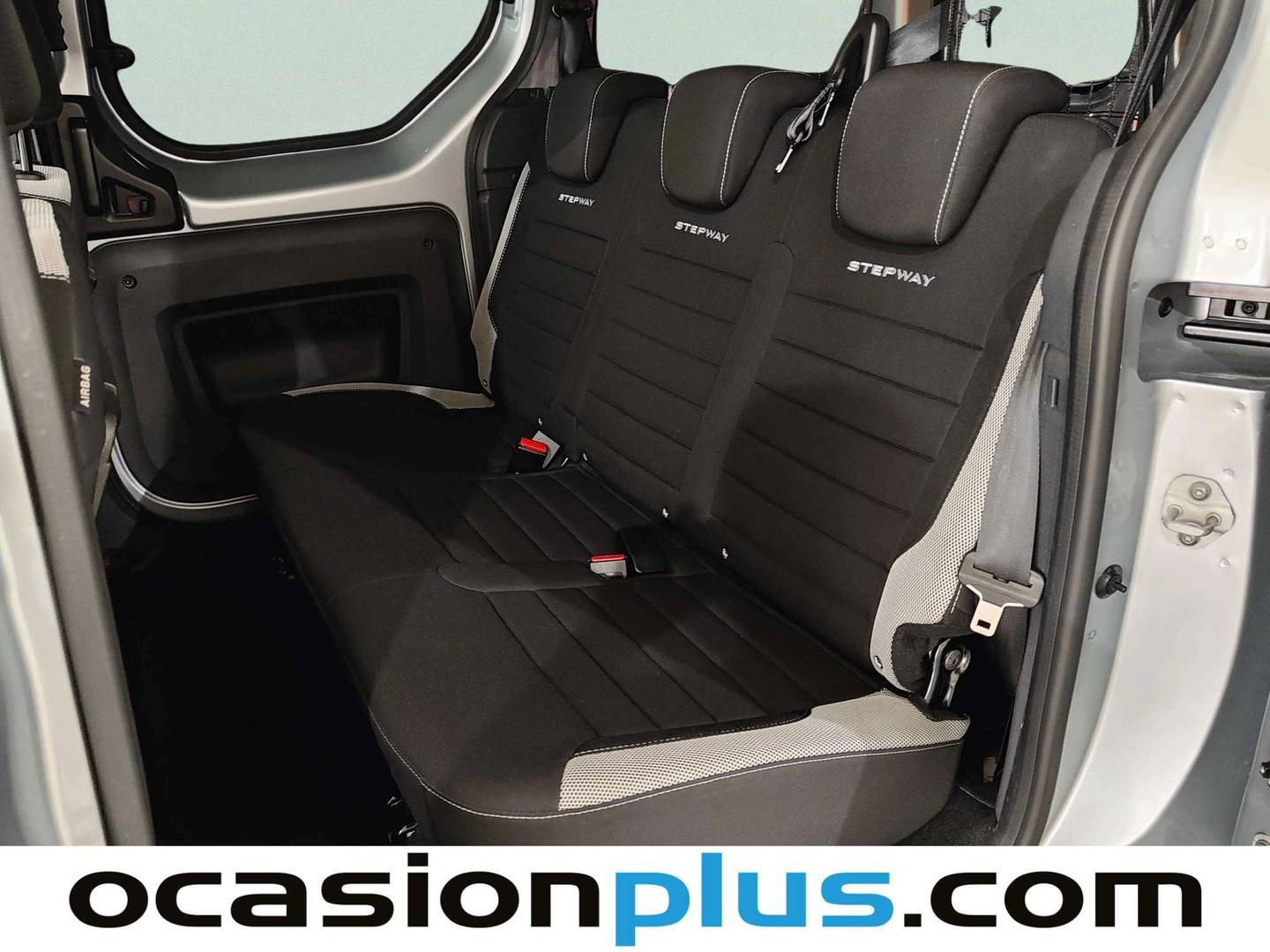 Foto asientos traseros Dacia Dokker Dacia Dokker Stepway Essential Blue dCi (95 CV)