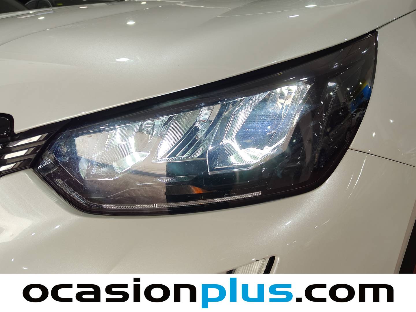 Acabados Peugeot 2008 Peugeot 2008 BlueHDi 130 S&S Allure Pack EAT8 (130 CV)