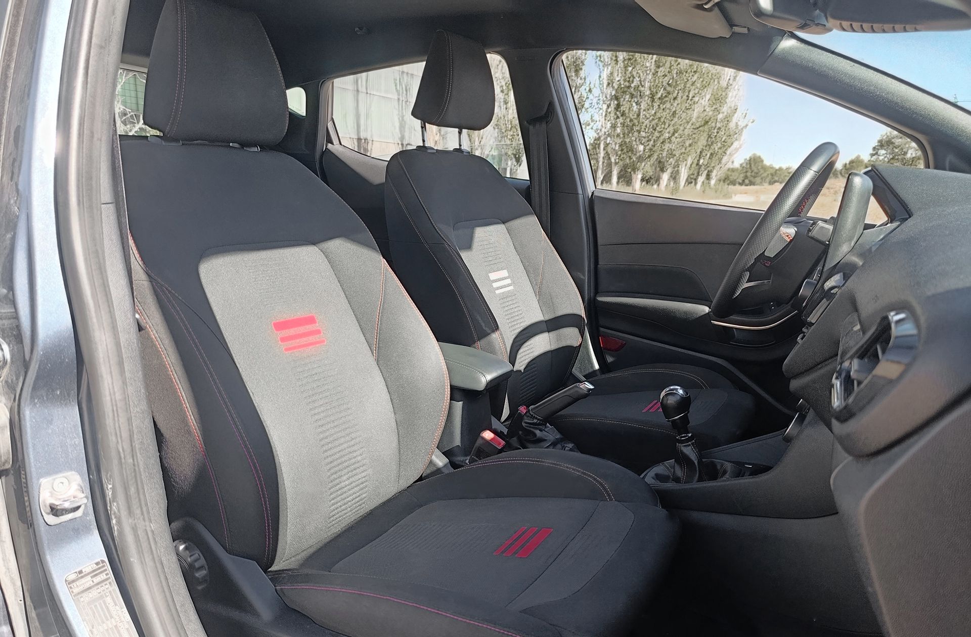 Ford Fiesta 1.0 EcoBoost MHEV ST-Line - foto 20