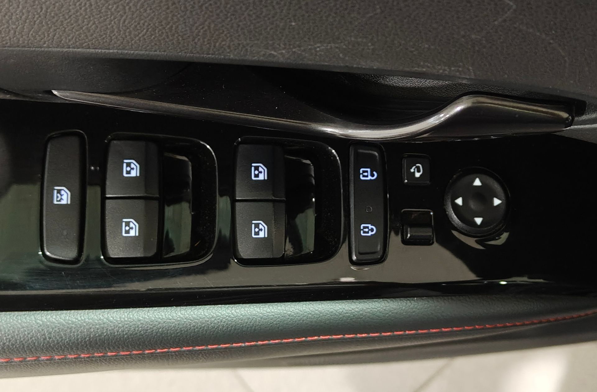Hyundai Tucson 1.6 CRDi 48V N Line Sky DCT - foto 34