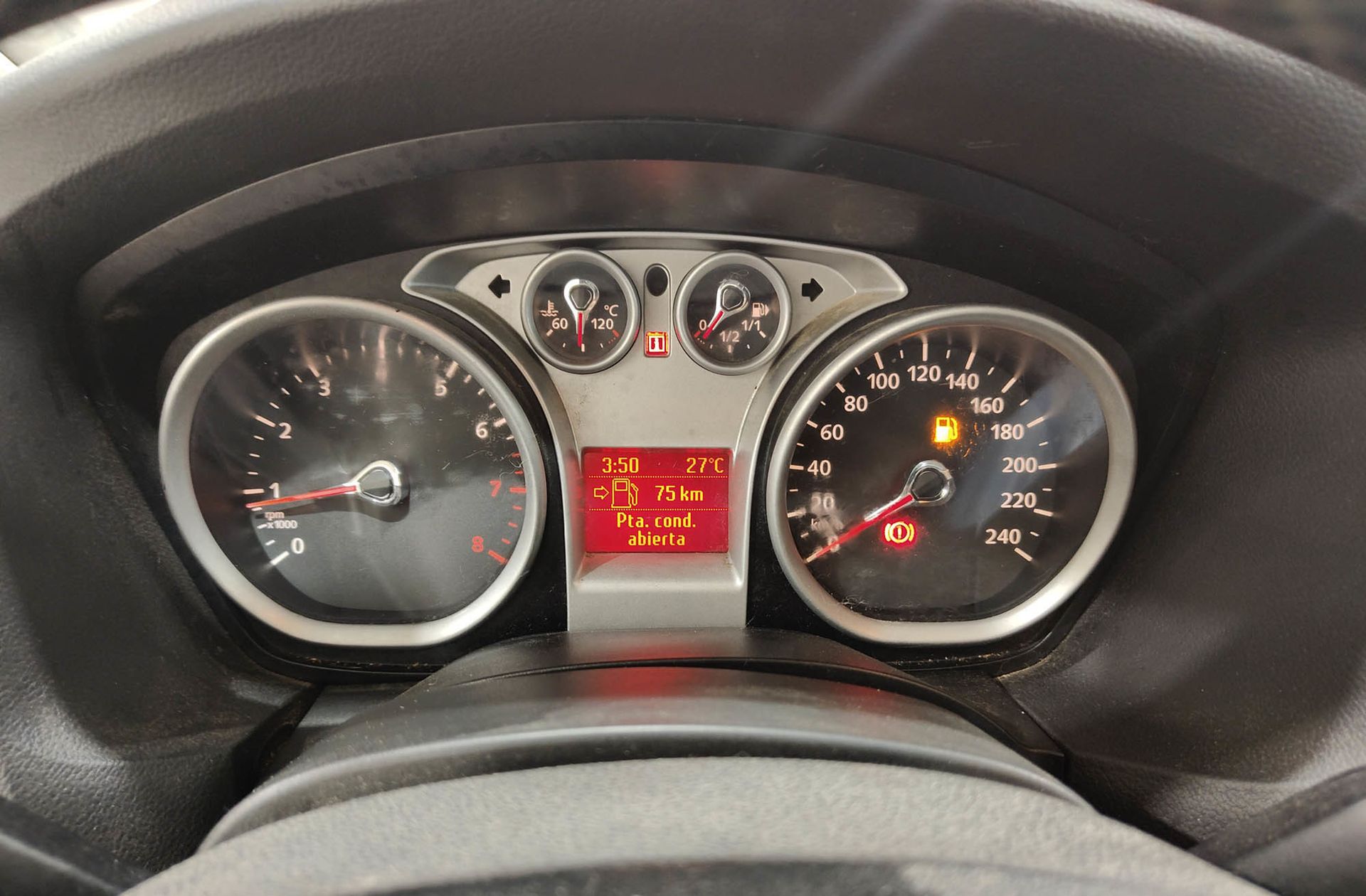 Ford Focus 1.6 Trend - foto 18