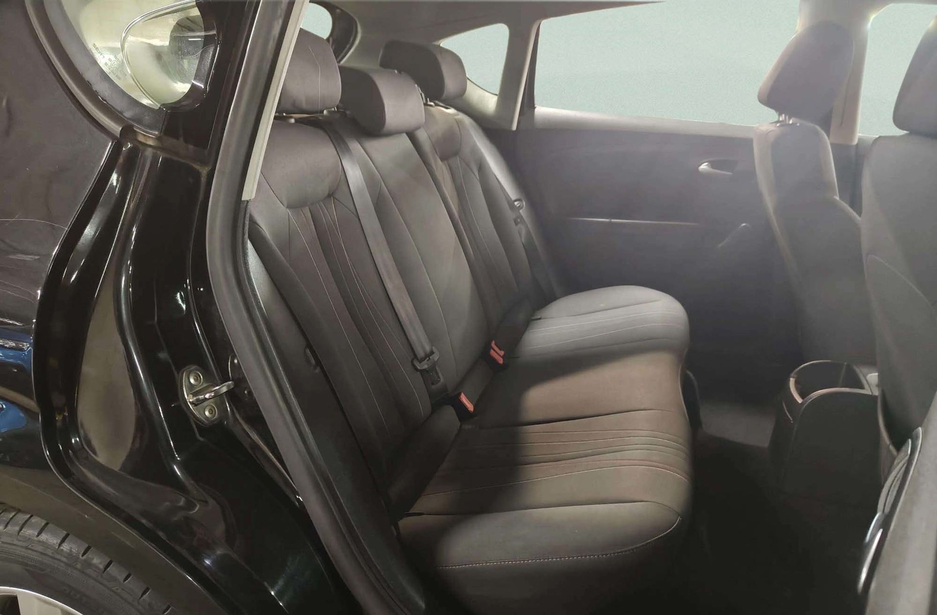 SEAT León 1.6 TDI Reference Copa - foto 13