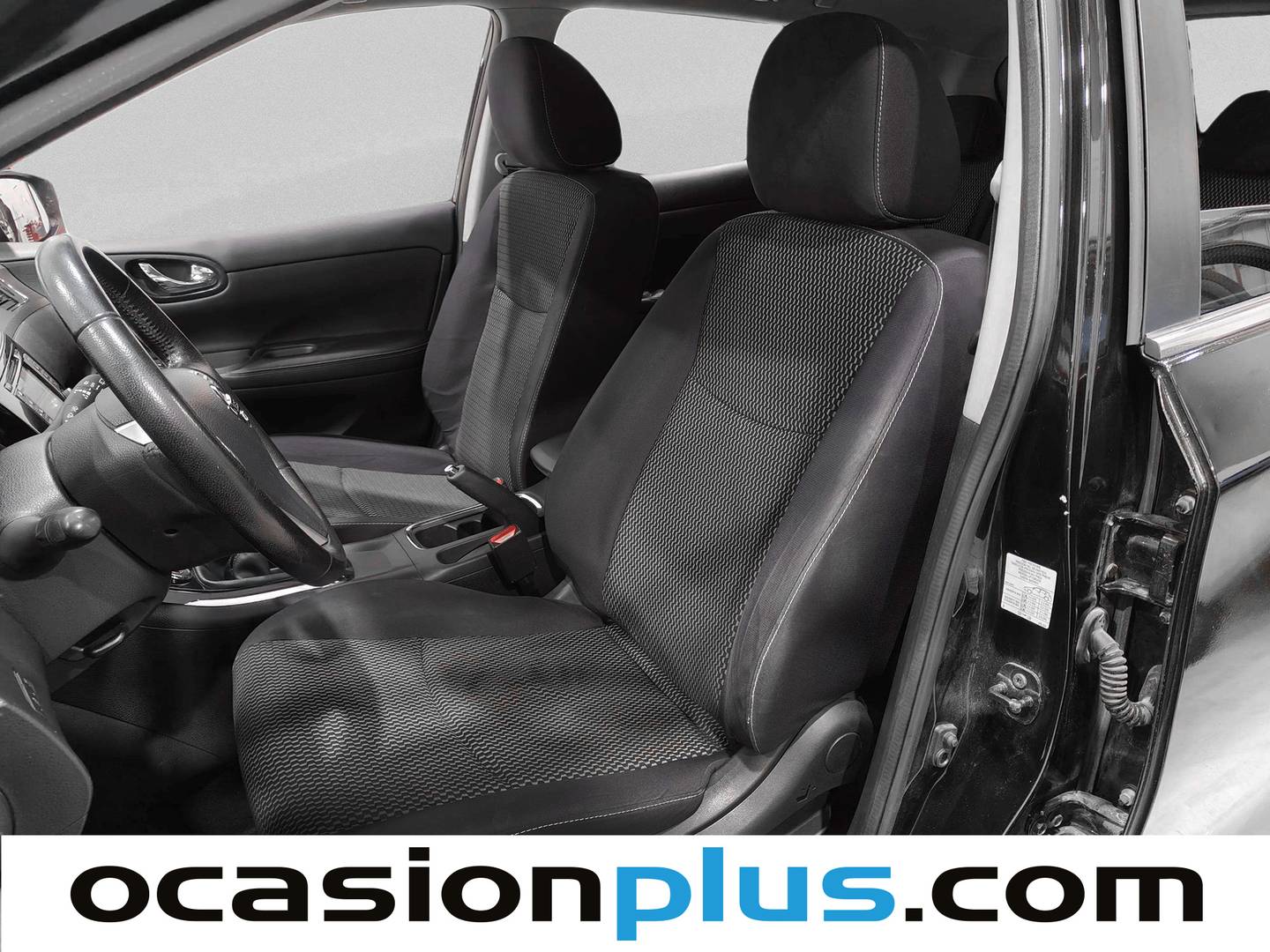 Foto asientos delanteros Nissan PULSAR Nissan Pulsar 1.5 dCi N Tec (110 CV)