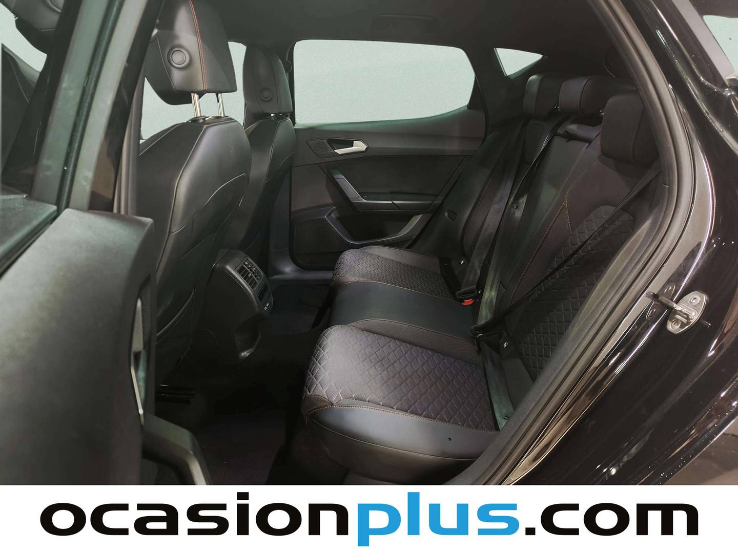 Foto asientos traseros Seat León Seat León 1.0 TSI S&S FR 25 Aniversario (110 CV)
