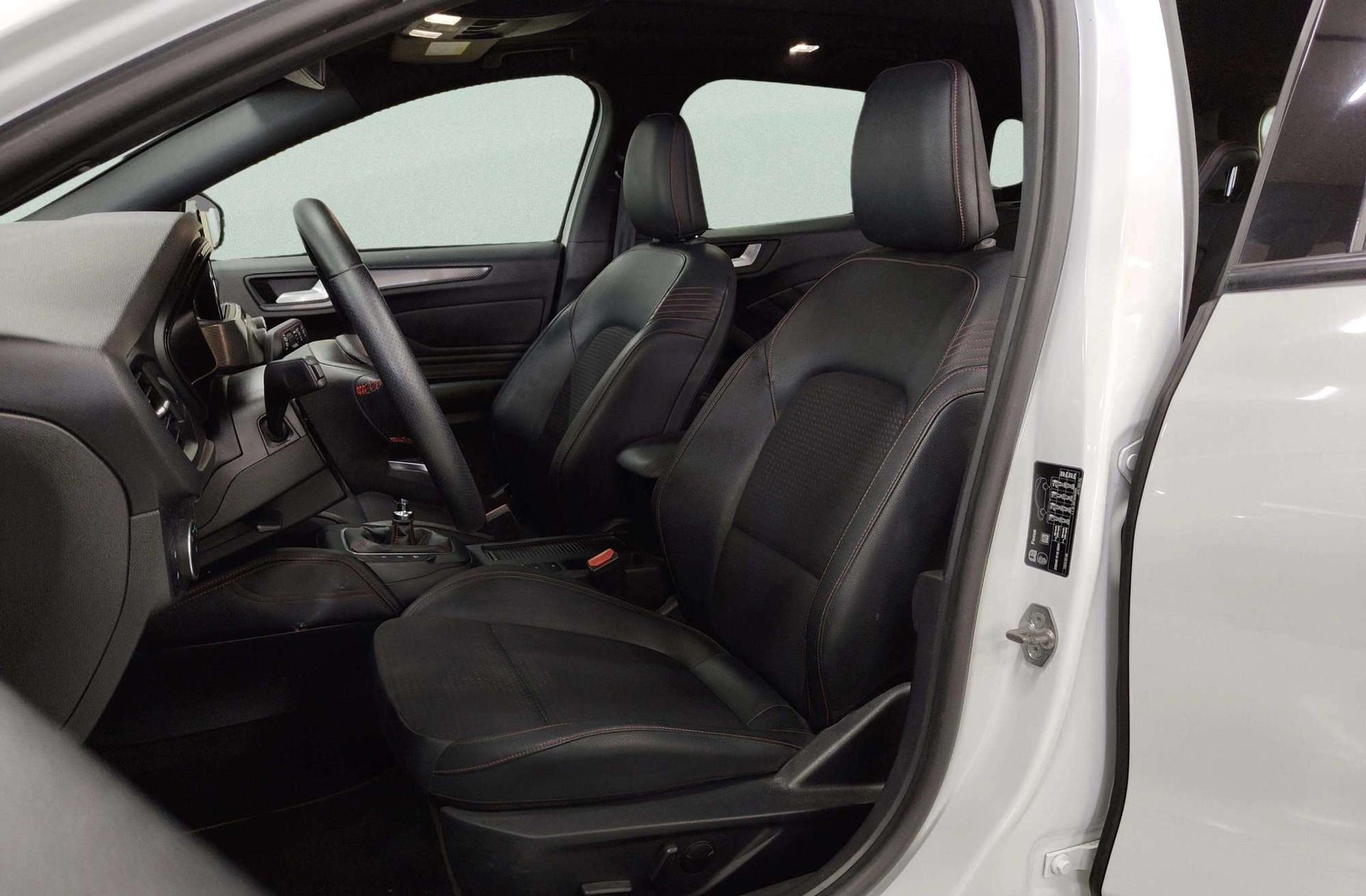 Ford Focus SportBreak 1.0 EcoBoost ST-Line ST-Line - foto 12