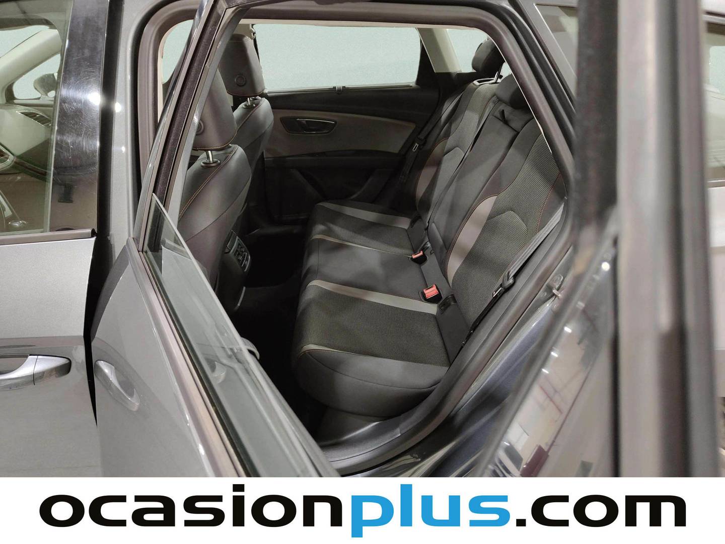 Foto asientos traseros Seat León Seat León ST 2.0 TDI S&S X-perience 4Drive DSG6 (184 CV)