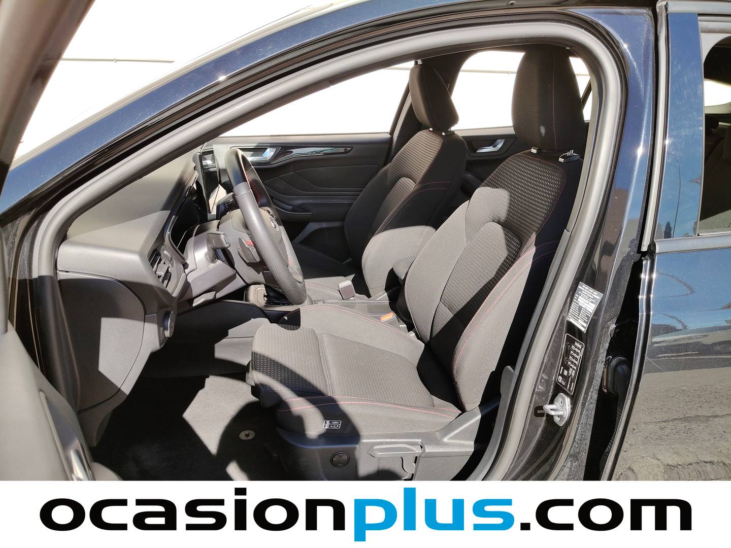 Foto asientos delanteros Ford Focus Ford Focus SportBreak 1.0 Ecoboost MHEV ST-Line Auto (155 CV)