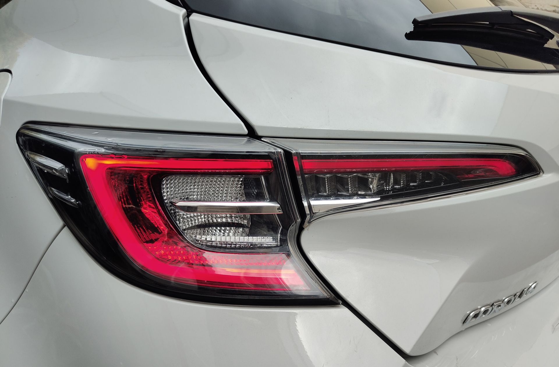 Toyota Corolla 180H GR-Sport E-CVT - foto 18