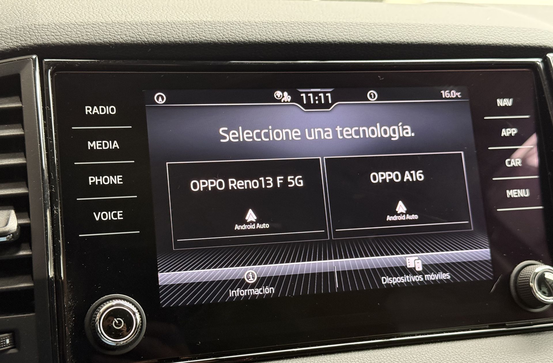 Škoda Karoq 1.0 TSI Selection - foto 8