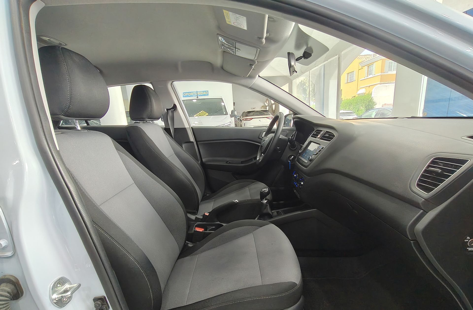 Hyundai i20 1.2 MPI Essence - foto 16