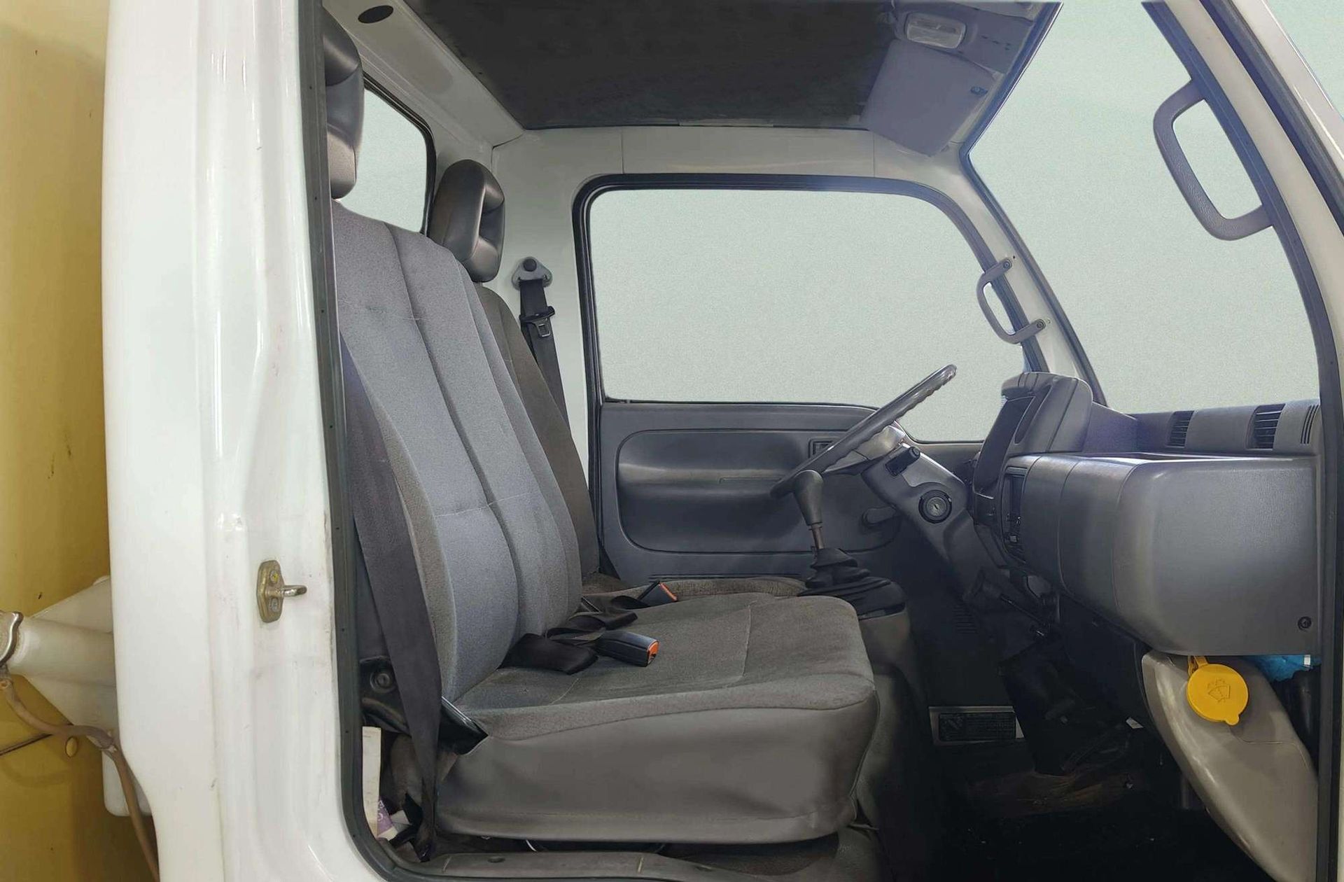 Nissan Cabstar E Chasis 3.0 TL 120.35/1 corta - foto 12
