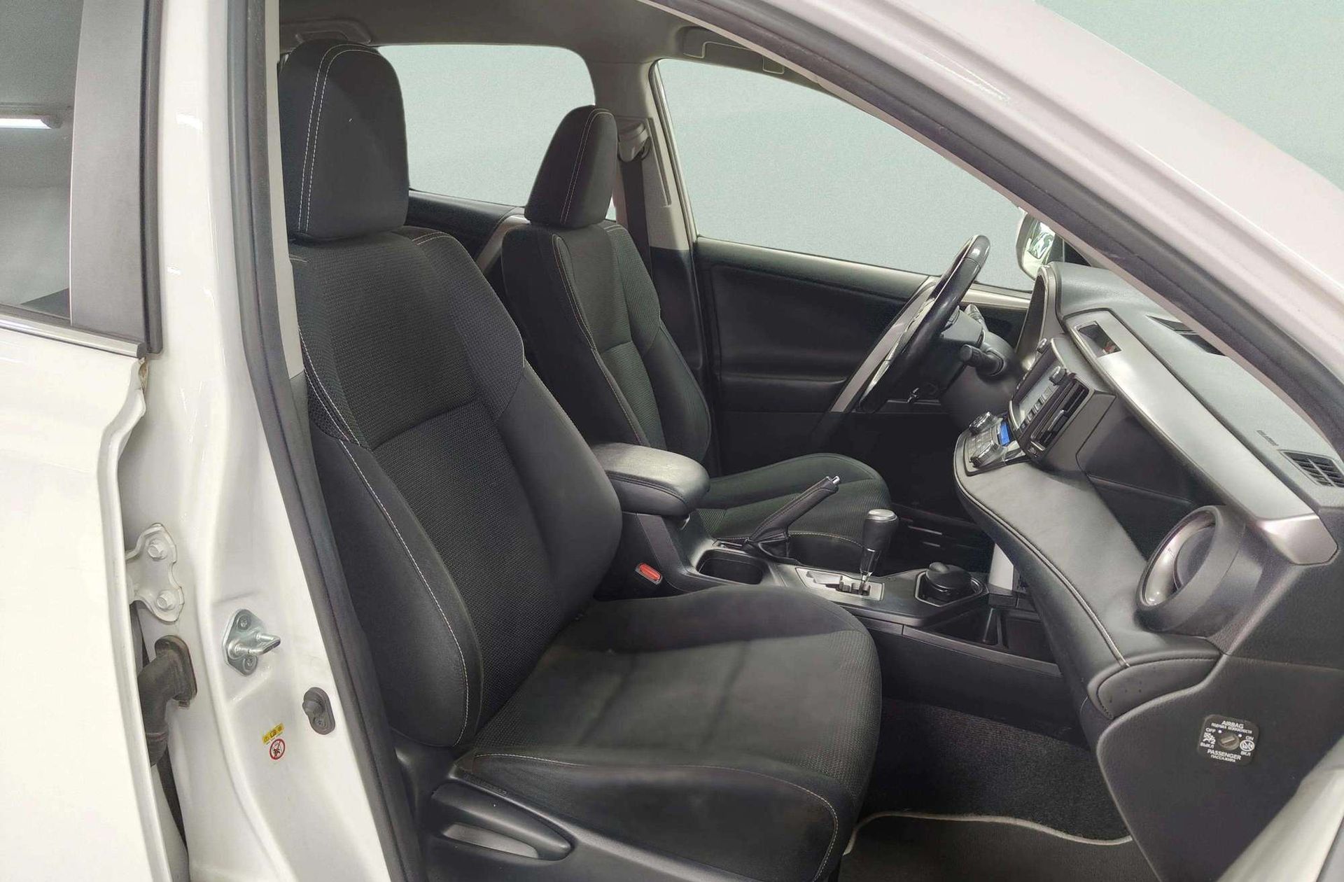 Toyota RAV4 2.5l hybrid Advance 4WD - foto 17