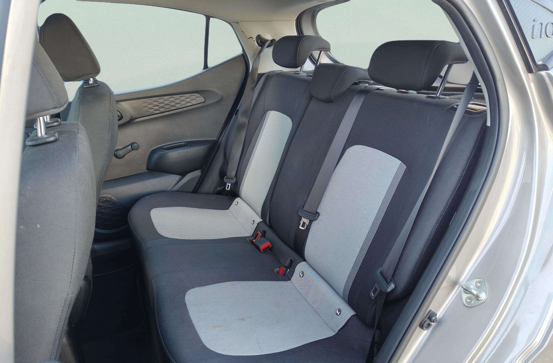 Hyundai i10 1.0 Essence - foto 9