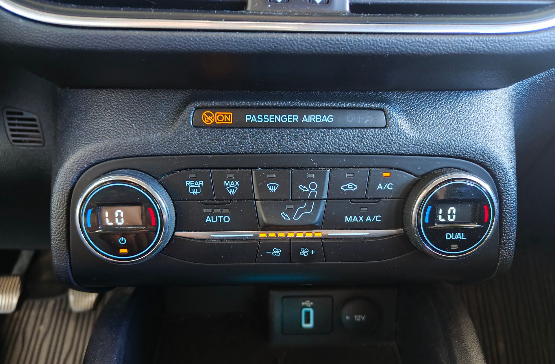 Ford Focus 1.0 EcoBoost Active - foto 34