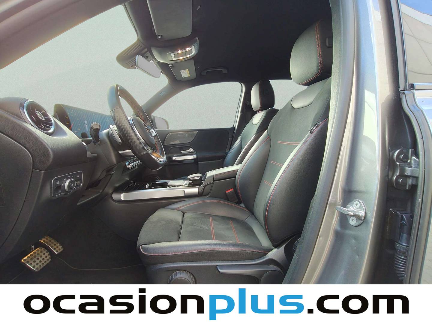 Foto Mercedes GLB Mercedes-Benz GLB 200 d (150 CV) Pack AMG