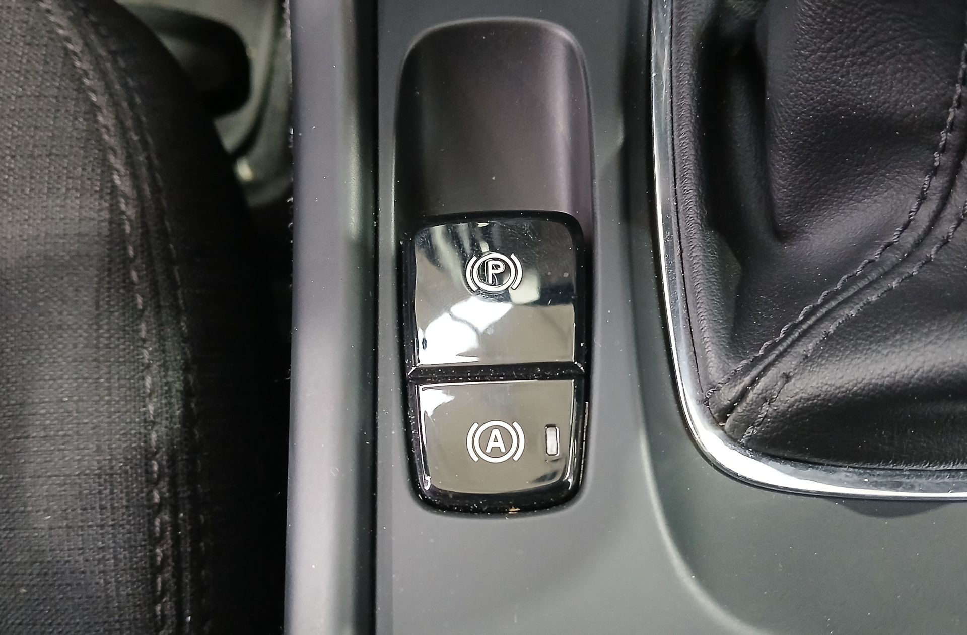 Volvo XC40 T2 Momentum Core - foto 29