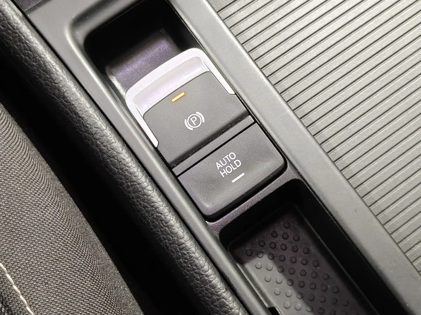 Foto Volkswagen Golf Volkswagen Golf Sport 2.0 TDI CR BMT (150 CV)