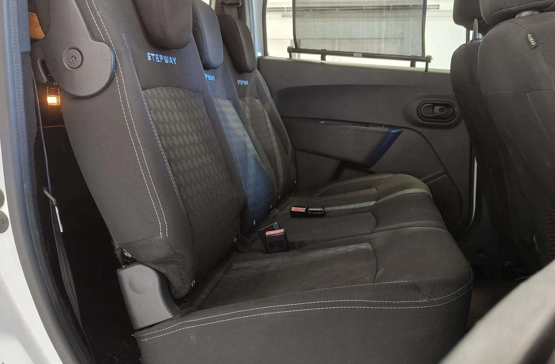 Dacia Lodgy Stepway dCi 7 plazas - foto 14
