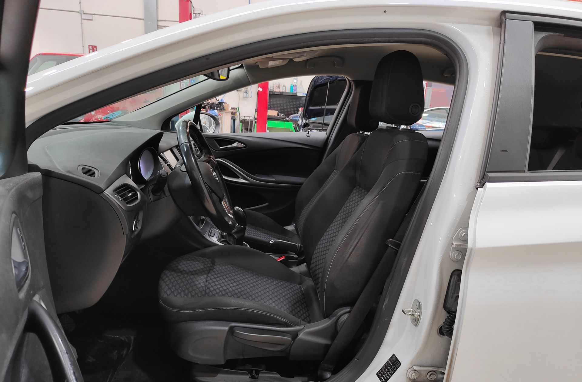 Opel Astra 1.4 Turbo Selective - foto 10