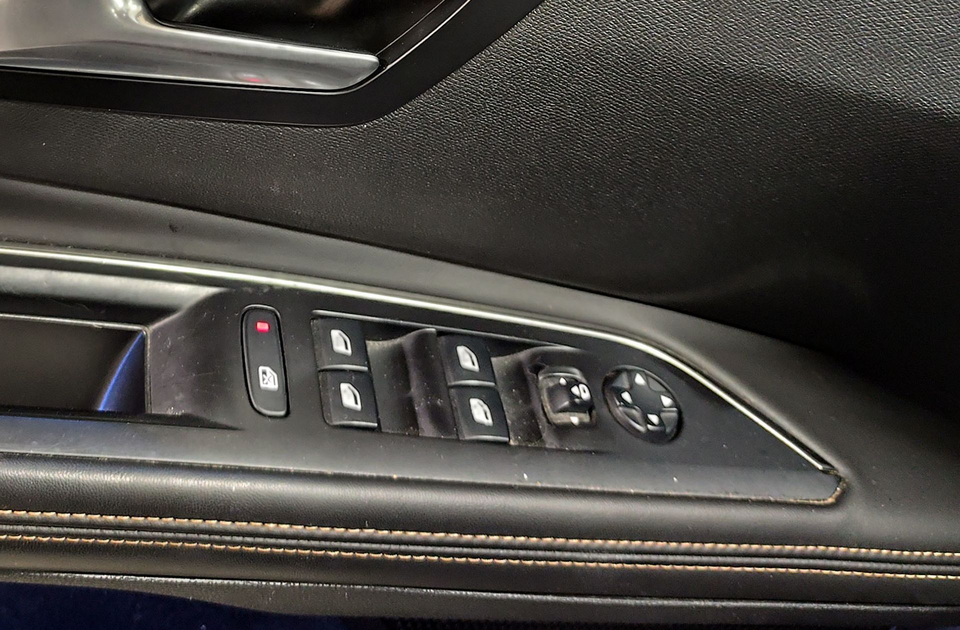 Peugeot 5008 BlueHDi 180 GT-Line EAT8 7 plazas - foto 41