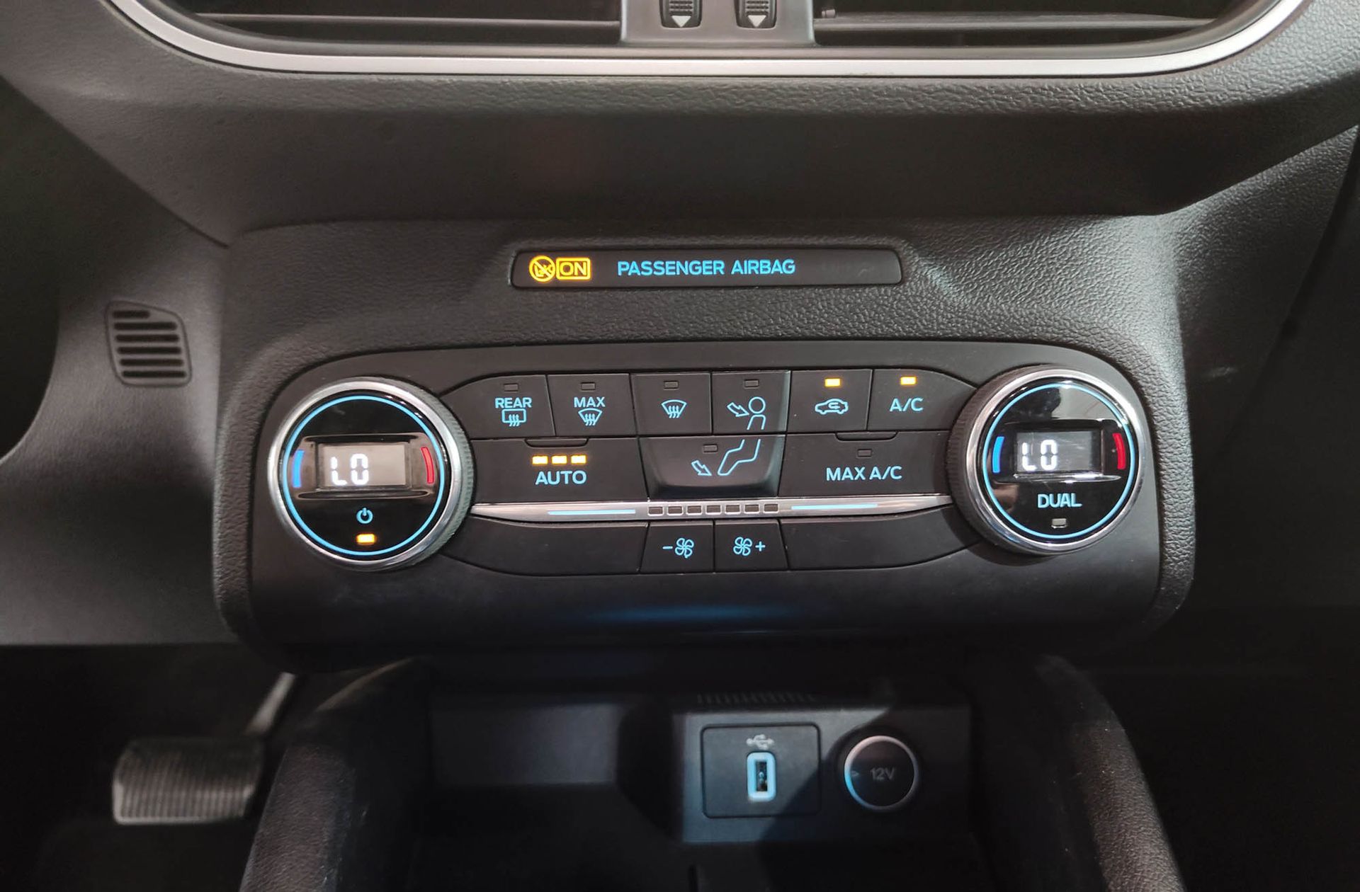 Ford Focus SportBreak 1.5 EcoBlue Trend+ - foto 33