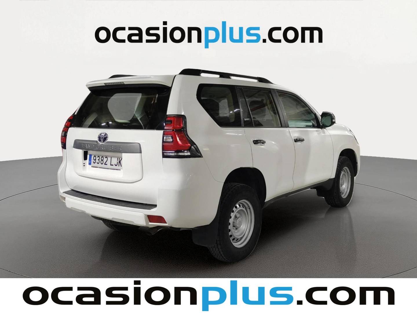 Foto trasera Toyota Land Cruiser Toyota Land Cruiser 2.8 D-4D GX (177 CV) 7 Plazas derecha