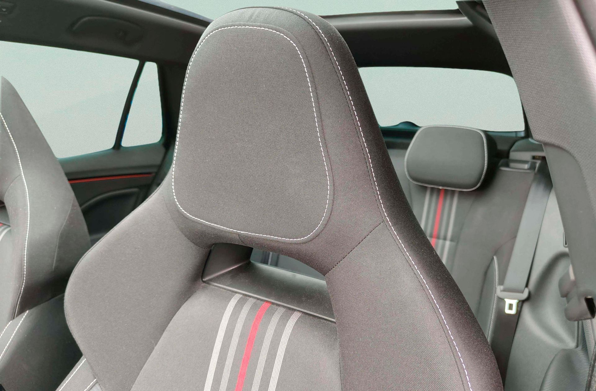 Škoda Kamiq 1.5 TSI Montecarlo DSG - foto 8