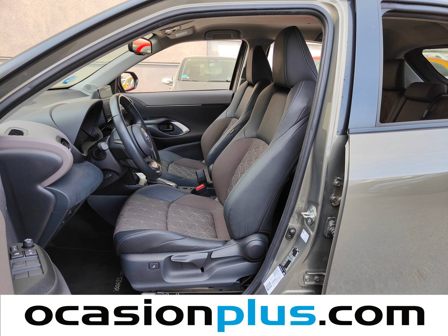 Foto asientos delanteros Toyota Yaris Cross Toyota Yaris Cross 120H Style (116 CV)