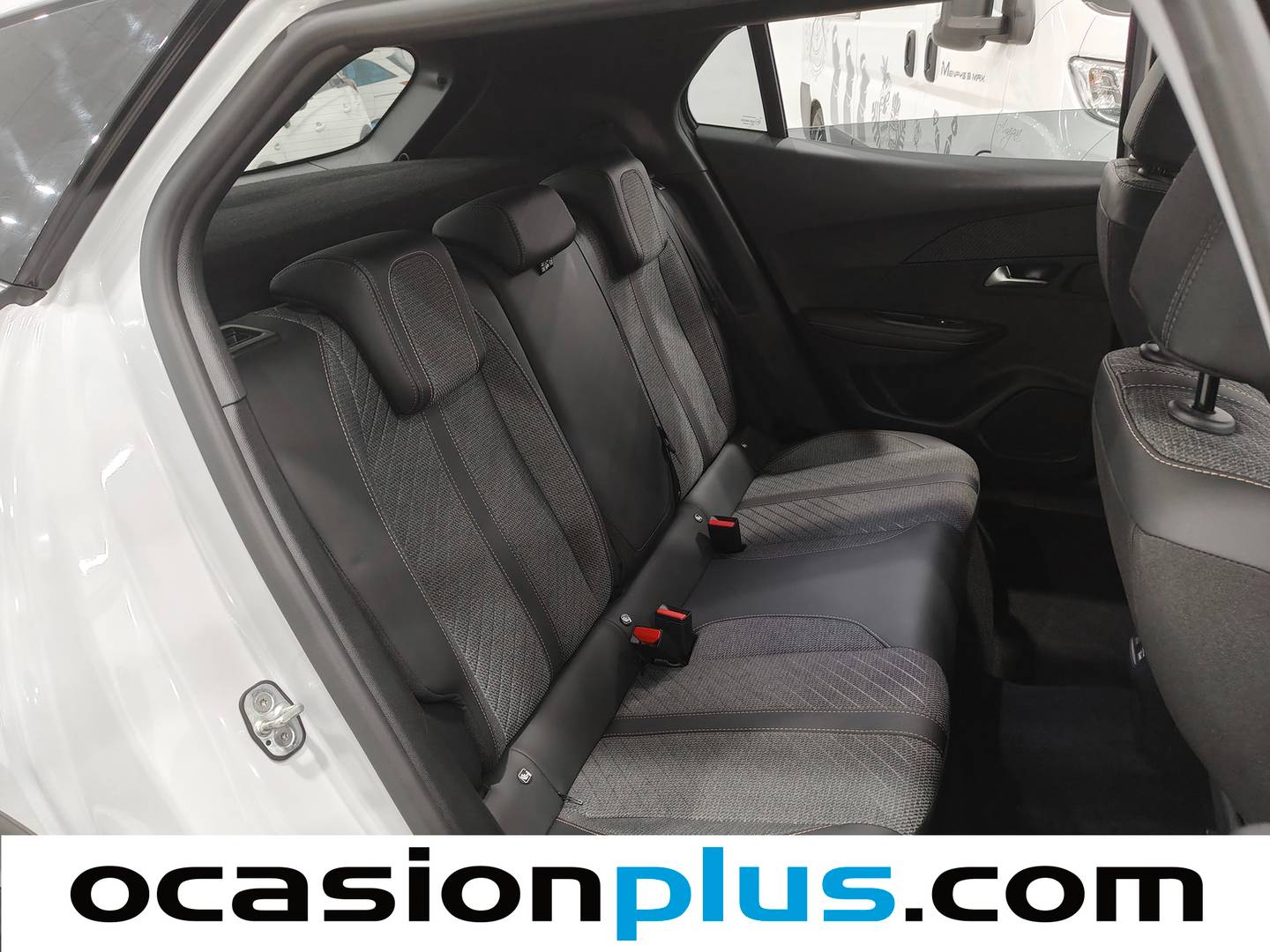 Peugeot 2008 Peugeot 2008 Allure Hybrid eDCS6 107 kW (145 CV) km 0