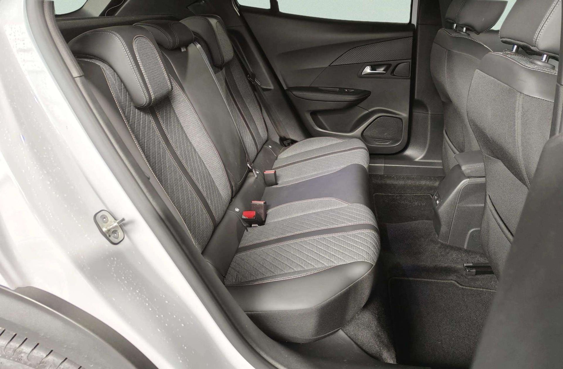 Peugeot 2008 PureTech 100 Allure - foto 20