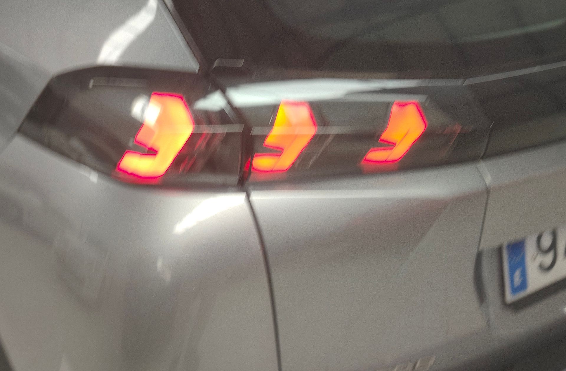 Peugeot 2008 BlueHDi 100 Active - foto 15