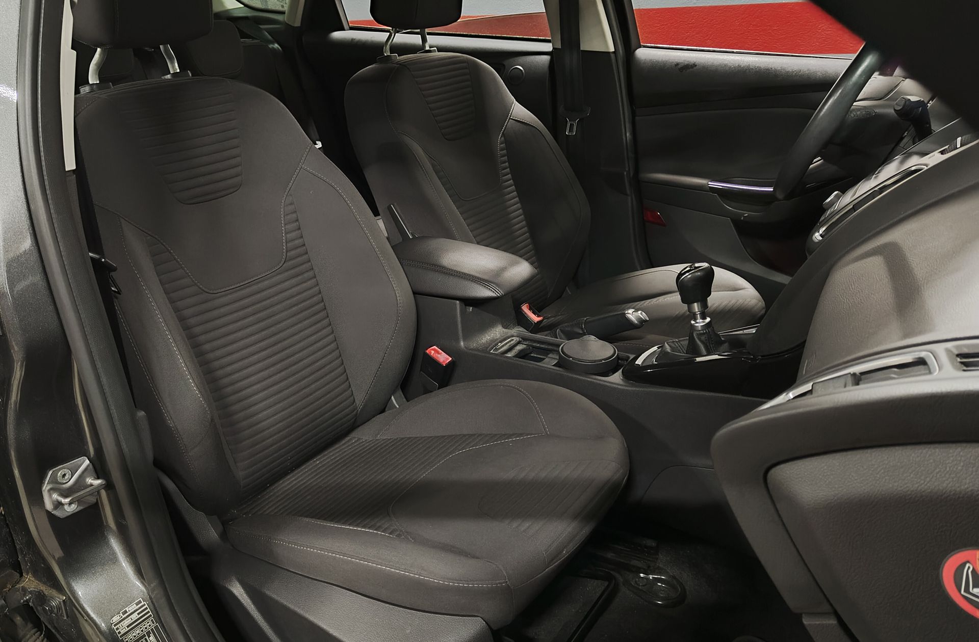 Ford Focus 1.0 EcoBoost Titanium - foto 16