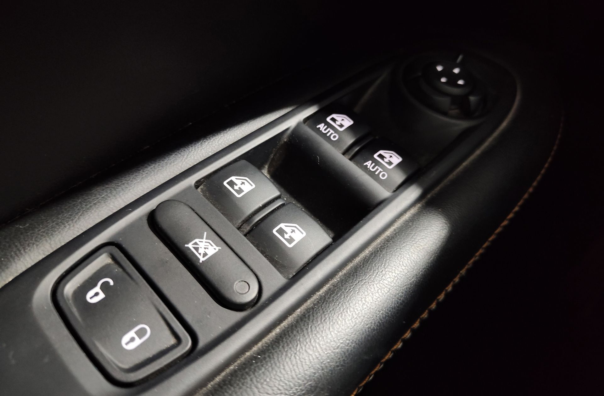 Jeep Compass 1.4 MultiAir Sport 4x2 - foto 28