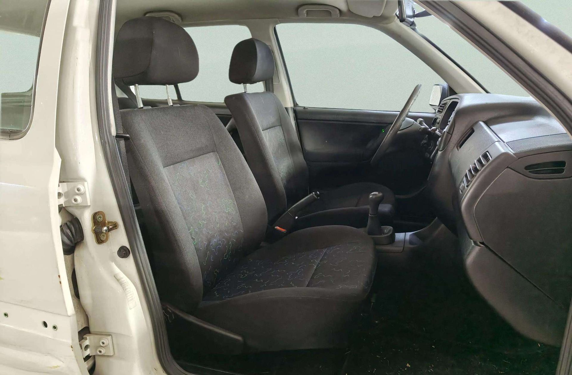 Volkswagen Golf 1.6 S - foto 14