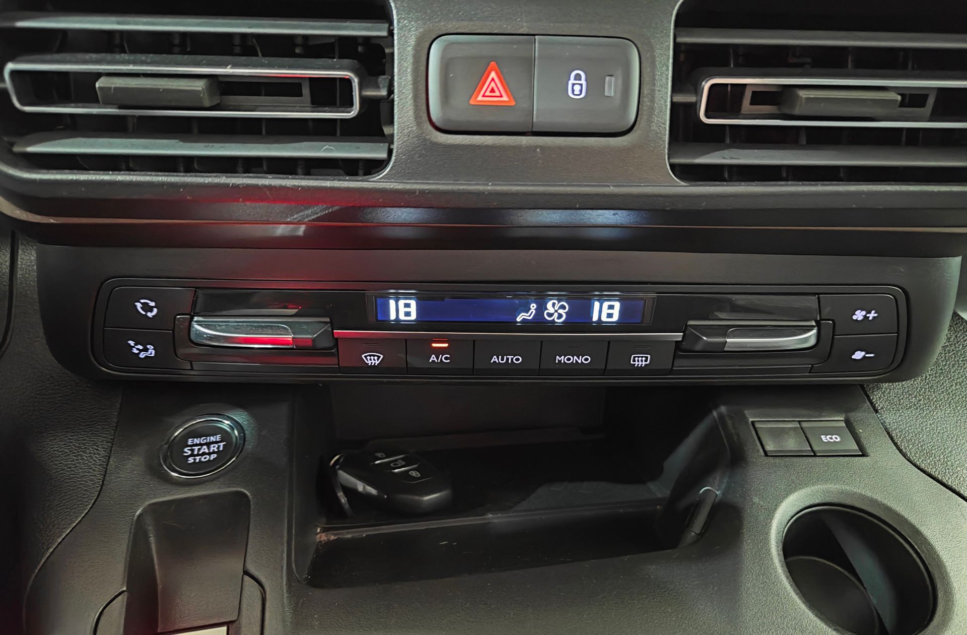 Peugeot Rifter PureTech 130 GT Line Standard EAT8 - foto 32