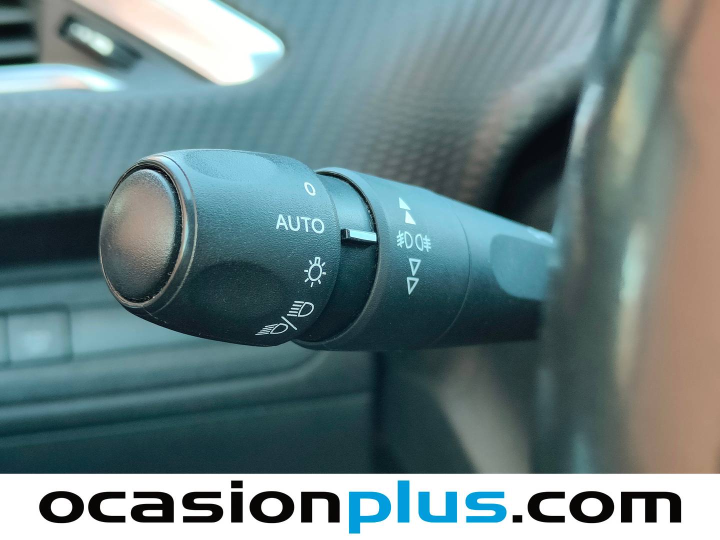 Acabados Peugeot 2008 Peugeot 2008 BlueHDi 100 S&S Allure (100 CV)