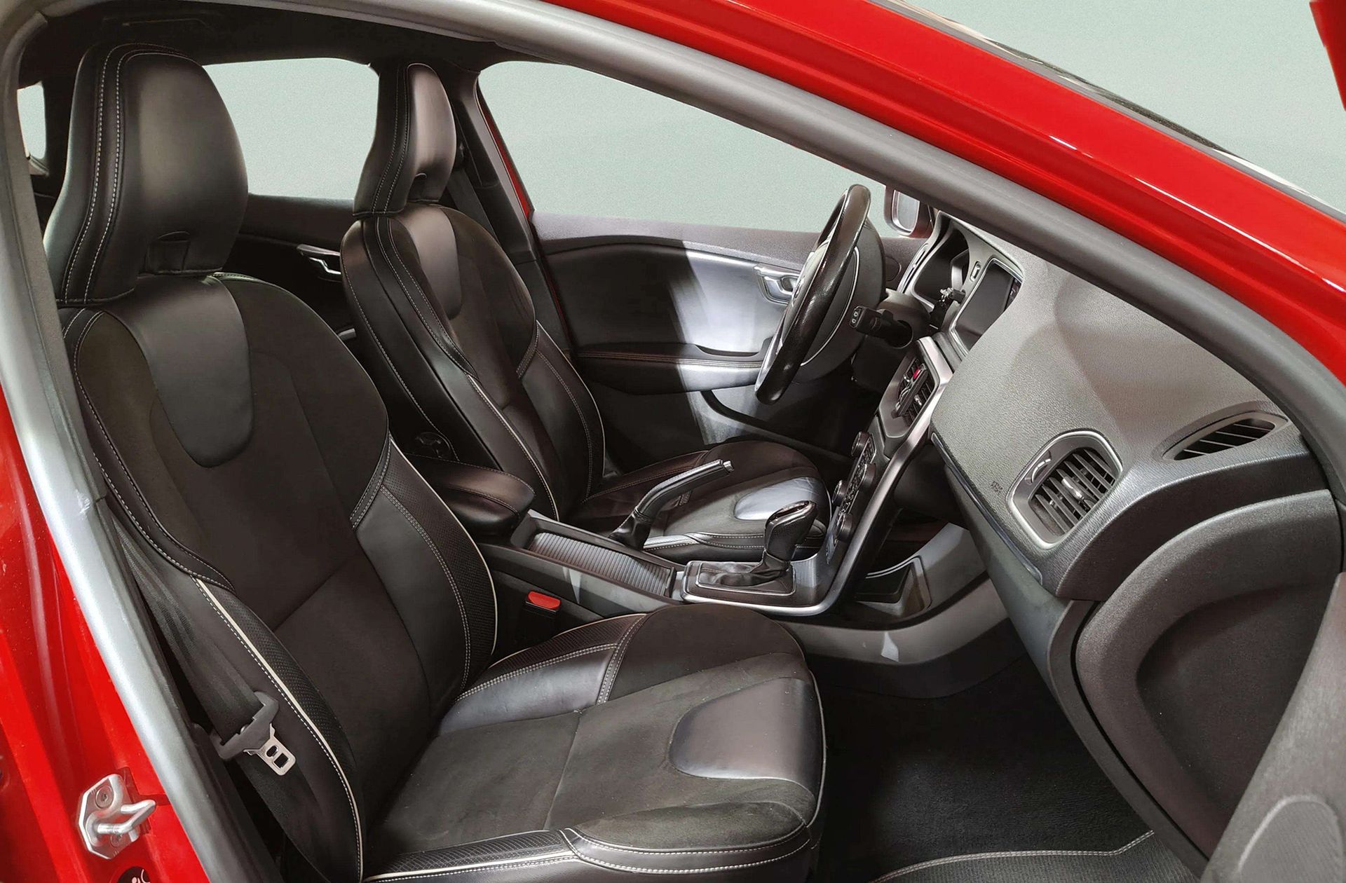 Volvo V40 D4 R-Design Momentum - foto 20