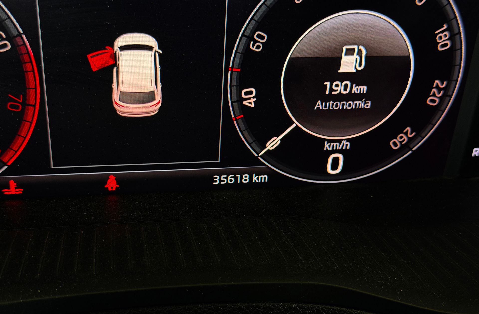 Škoda Karoq 1.5 TSI ACT Ambition - foto 9